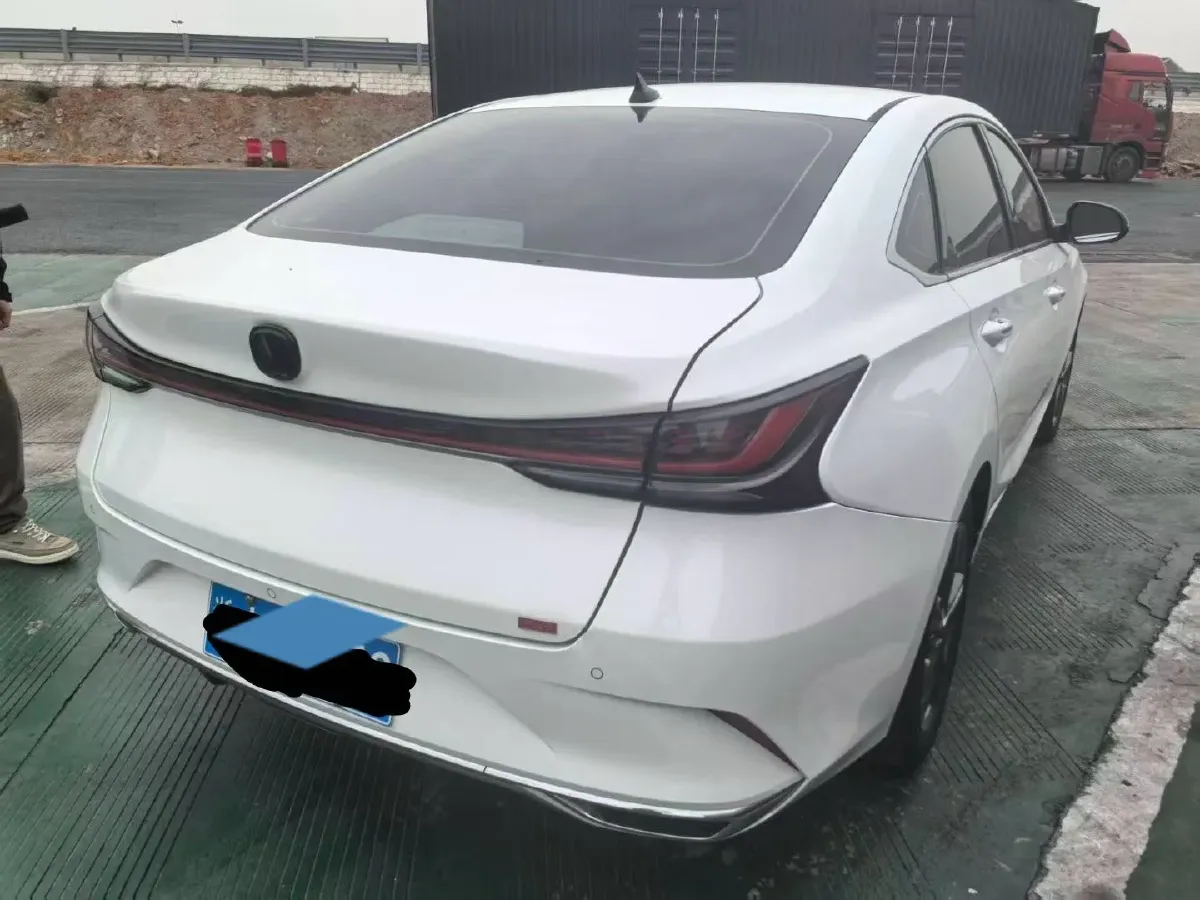 2023 ChangAn Raeton Plus 1.5T 188HP L4 7DCT,autocango,china used car exporter,china ev exporter,chinese used car exporter,chinese used ev exporter
