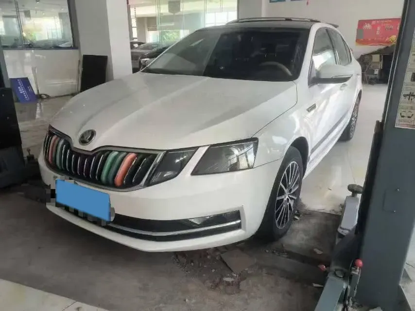 2018 Skoda Octavia 1.2T 116HP L4 7DCT,autocango,china used car exporter,china ev exporter,chinese used car exporter,chinese used ev exporter