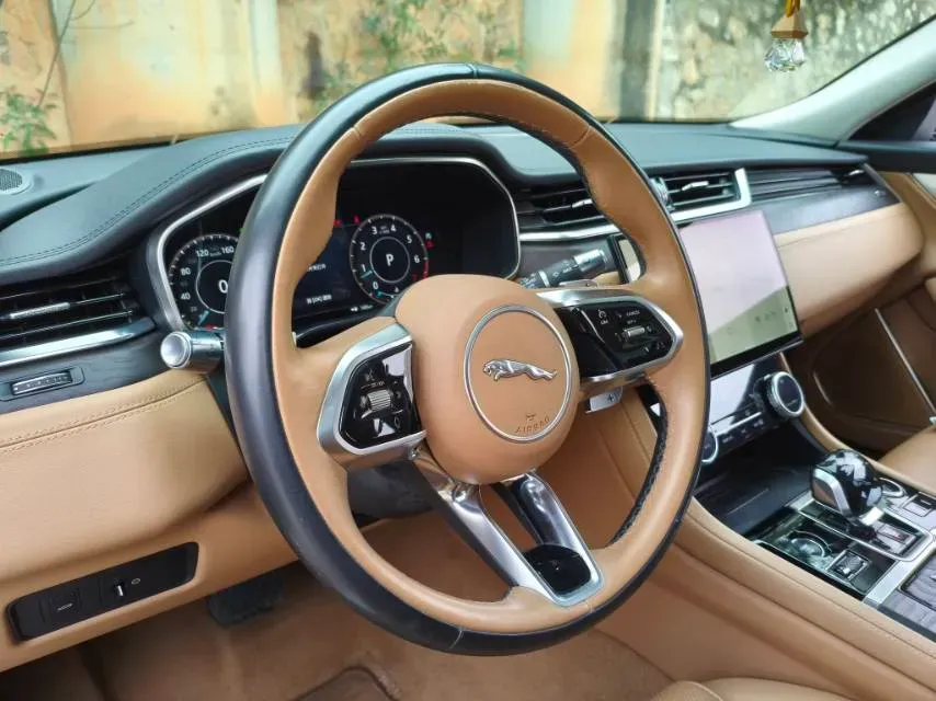 2021 Jaguar XFL 2.0T 250HP L4 8AT,autocango,china used car exporter,china ev exporter,chinese used car exporter,chinese used ev exporter