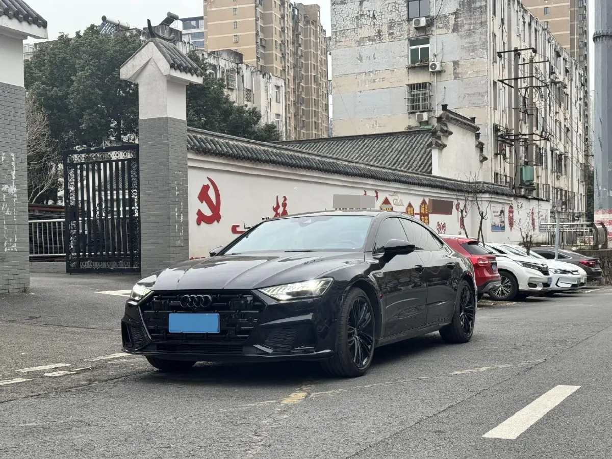 2024 Audi A7L 2.0T 245HP L4 7DCT,autocango,china used car exporter,china ev exporter,chinese used car exporter,chinese used ev exporter