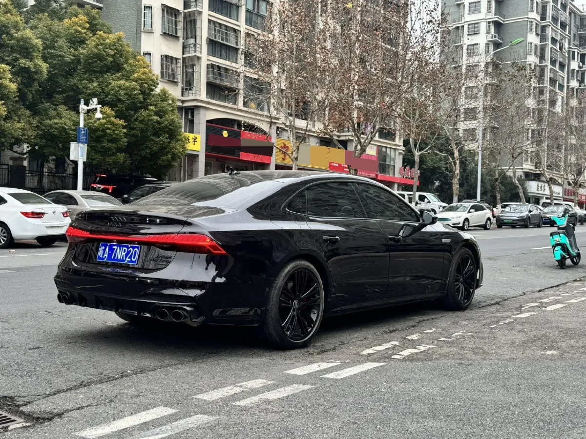 2024 Audi A7L 2.0T 245HP L4 7DCT,autocango,china used car exporter,china ev exporter,chinese used car exporter,chinese used ev exporter