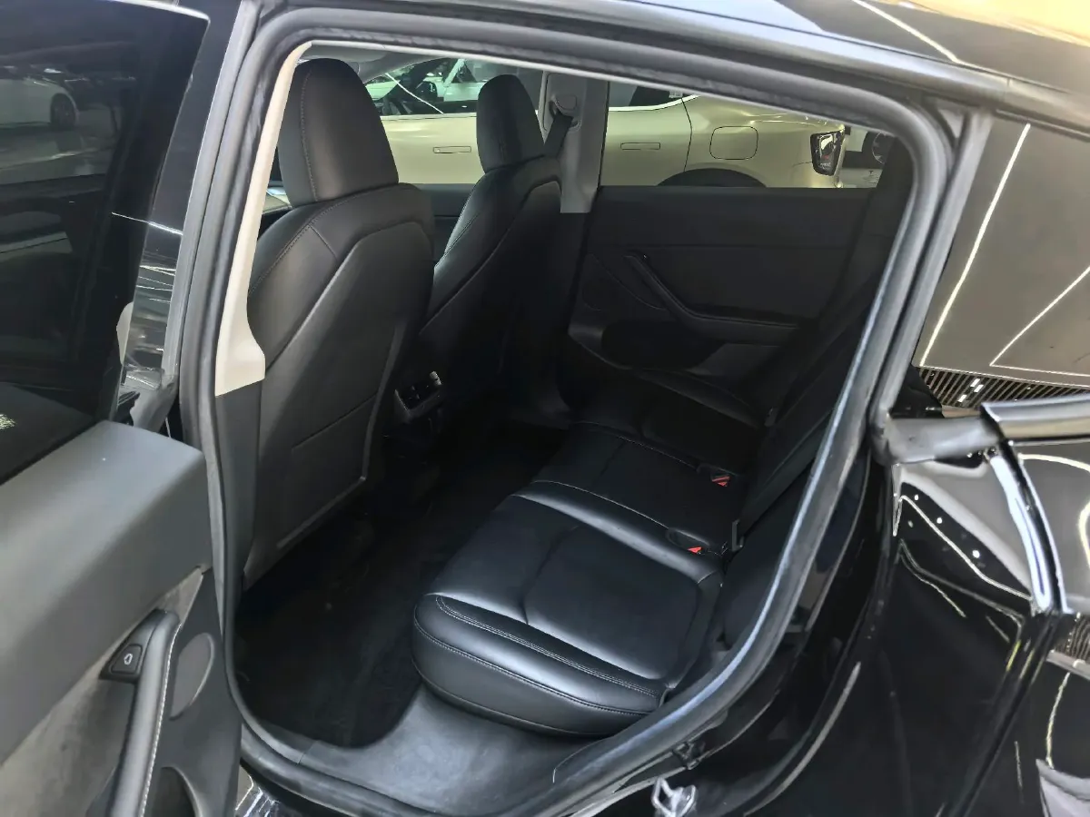 2022 Tesla Model Y BEV 60KWH,autocango,china used car exporter,china ev exporter,chinese used car exporter,chinese used ev exporter