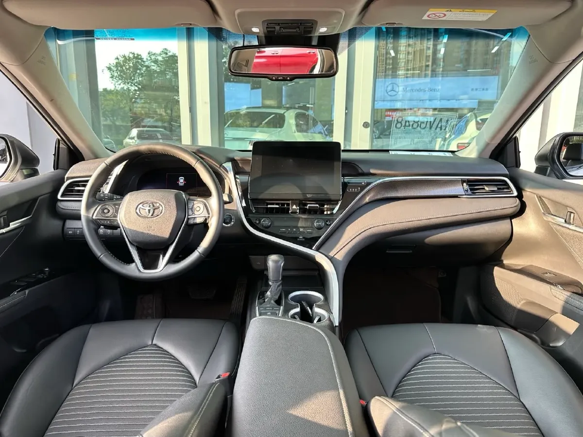 2022 Toyota Camry 2.5L 209HP L4 8AT,autocango,china used car exporter,china ev exporter,chinese used car exporter,chinese used ev exporter