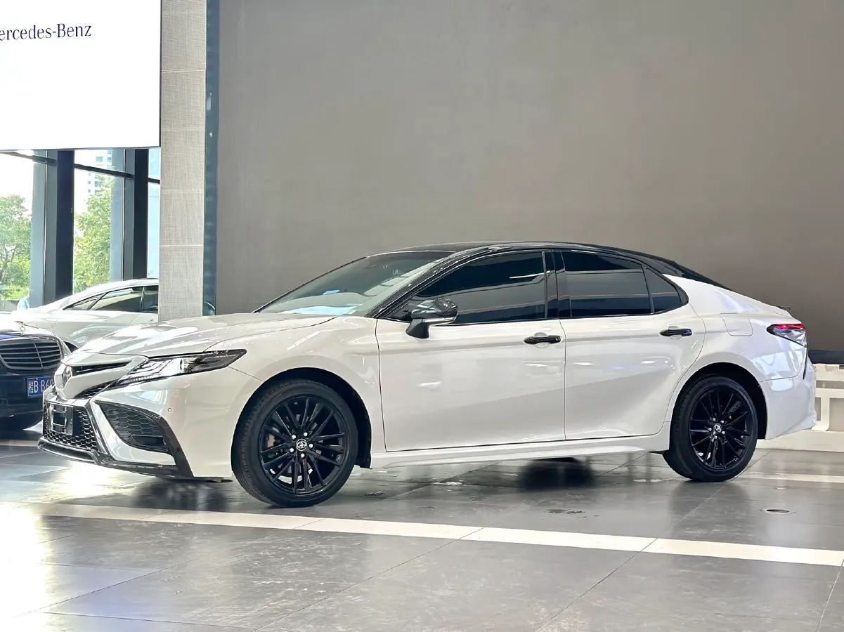 2022 Toyota Camry 2.5L 209HP L4 8AT,autocango,china used car exporter,china ev exporter,chinese used car exporter,chinese used ev exporter
