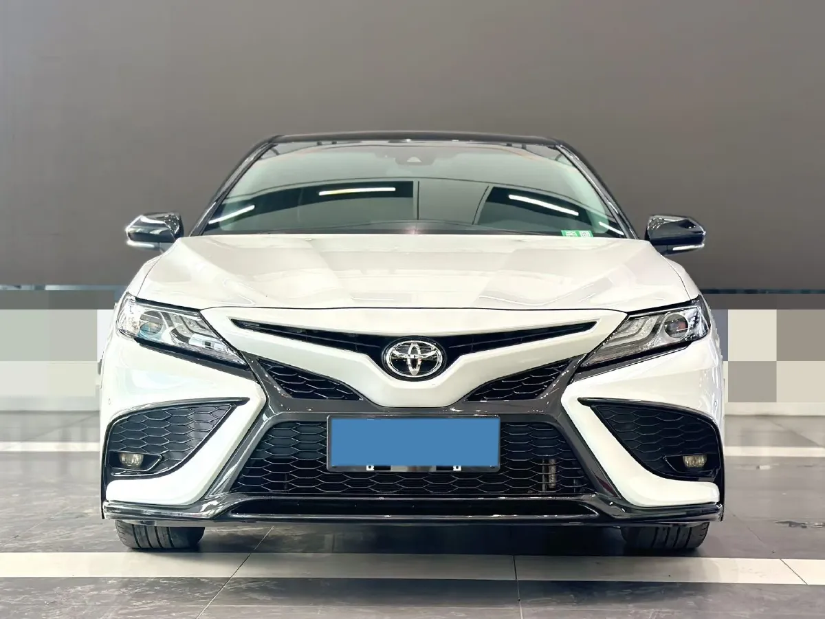 2022 Toyota Camry 2.5L 209HP L4 8AT,autocango,china used car exporter,china ev exporter,chinese used car exporter,chinese used ev exporter