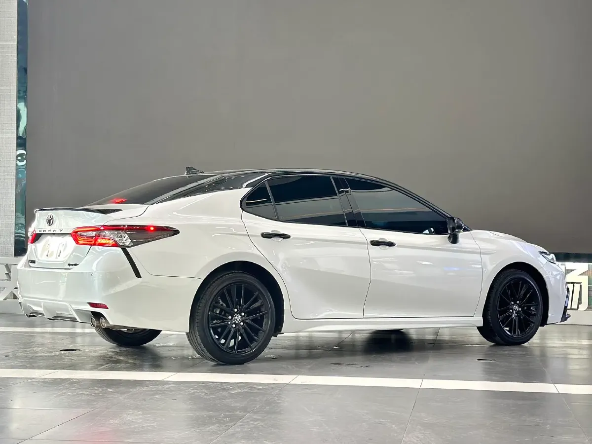 2022 Toyota Camry 2.5L 209HP L4 8AT,autocango,china used car exporter,china ev exporter,chinese used car exporter,chinese used ev exporter