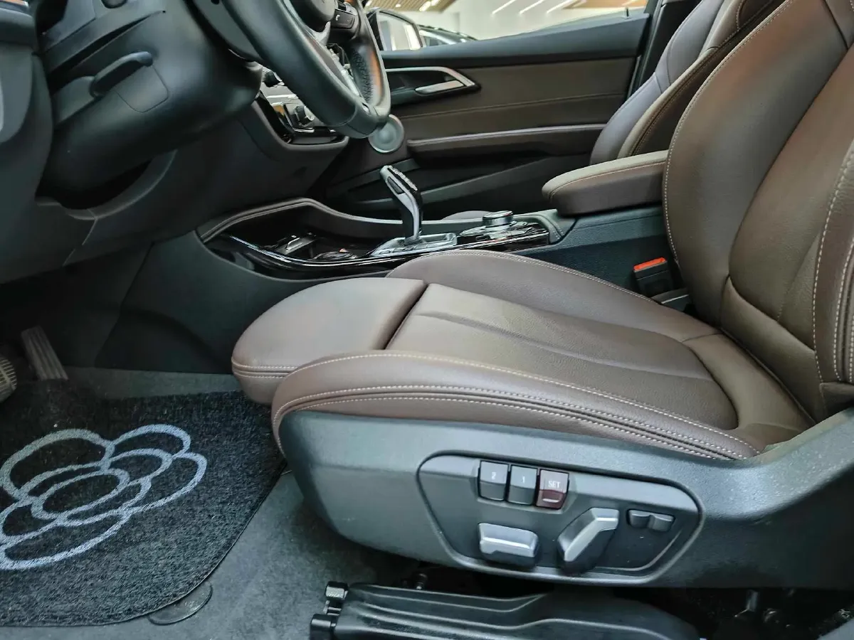 2021 BMW 1 Series 1.5T 140HP L3 7DCT,autocango,china used car exporter,china ev exporter,chinese used car exporter,chinese used ev exporter