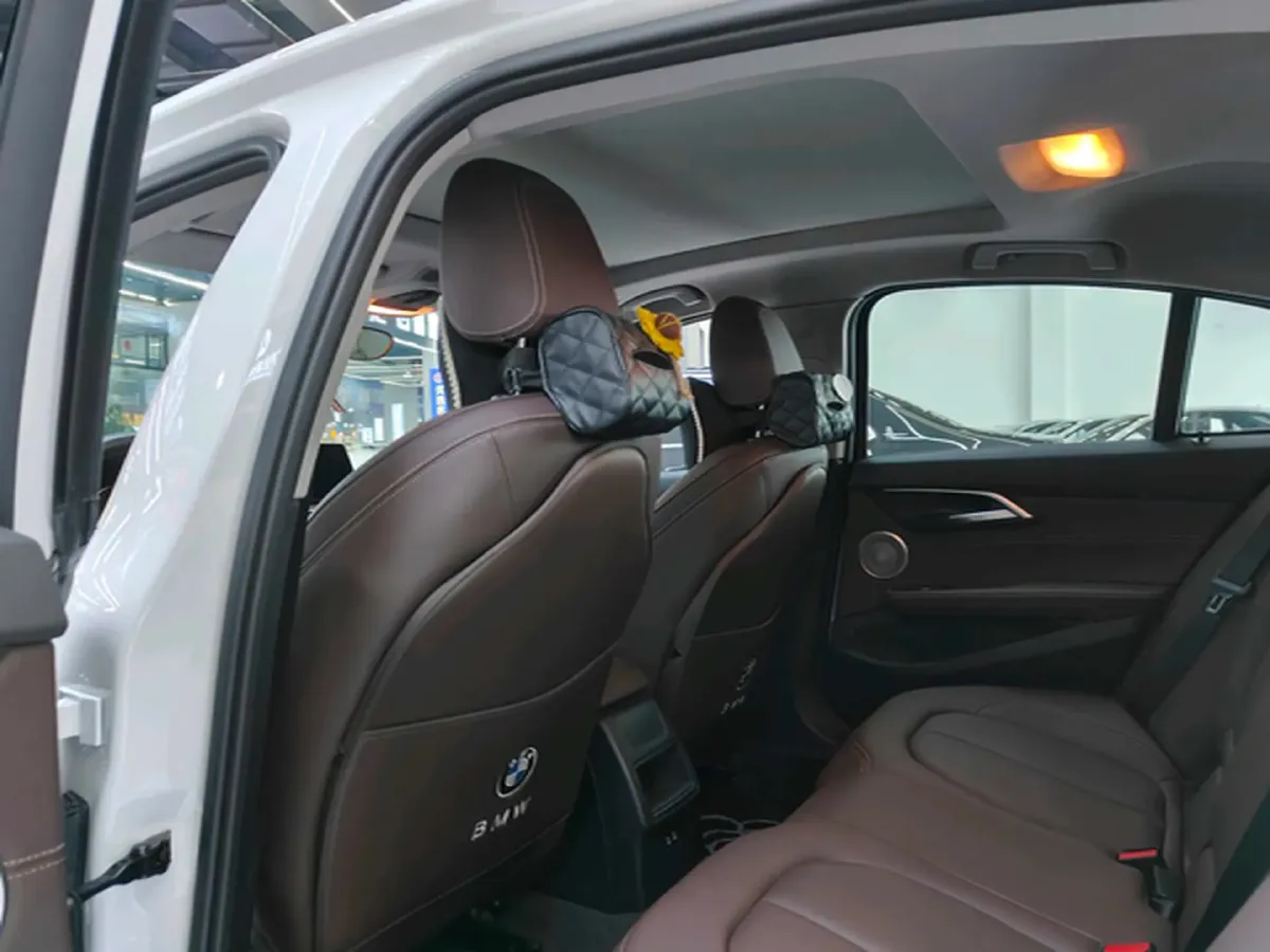 2021 BMW 1 Series 1.5T 140HP L3 7DCT,autocango,china used car exporter,china ev exporter,chinese used car exporter,chinese used ev exporter