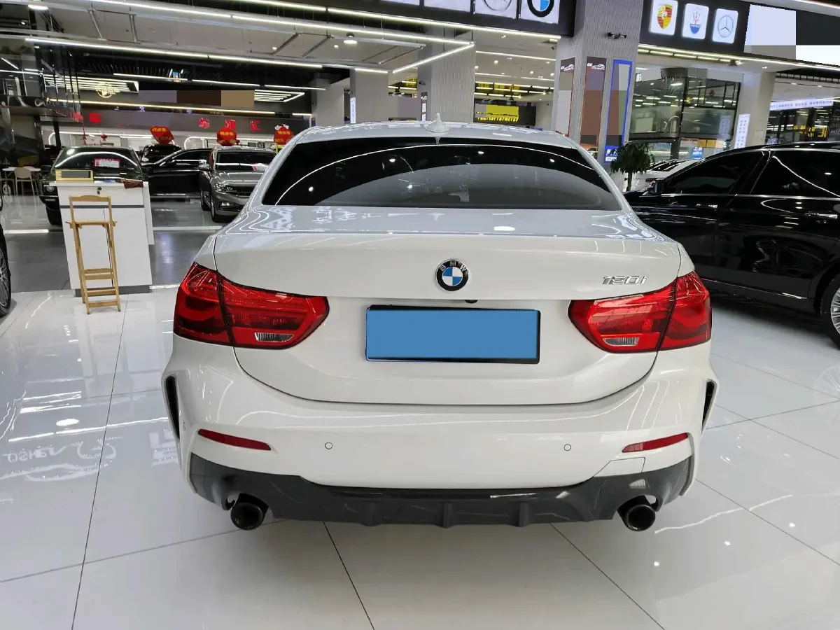 2021 BMW 1 Series 1.5T 140HP L3 7DCT,autocango,china used car exporter,china ev exporter,chinese used car exporter,chinese used ev exporter