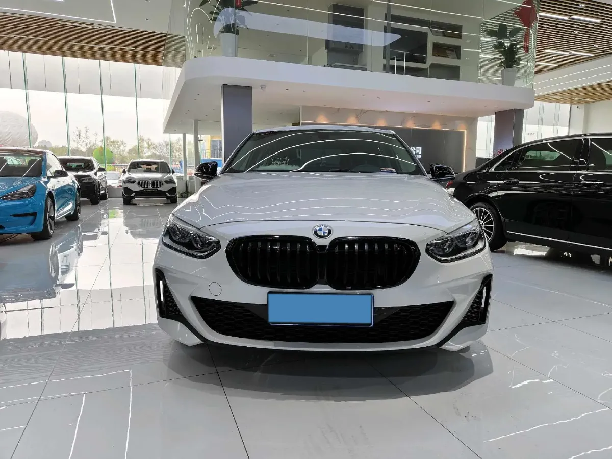 2021 BMW 1 Series 1.5T 140HP L3 7DCT,autocango,china used car exporter,china ev exporter,chinese used car exporter,chinese used ev exporter