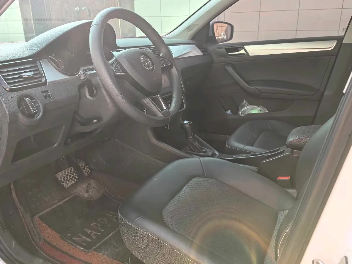 2020 Skoda Rapid 1.5L 112HP L4 6AT,autocango,china used car exporter,china ev exporter,chinese used car exporter,chinese used ev exporter
