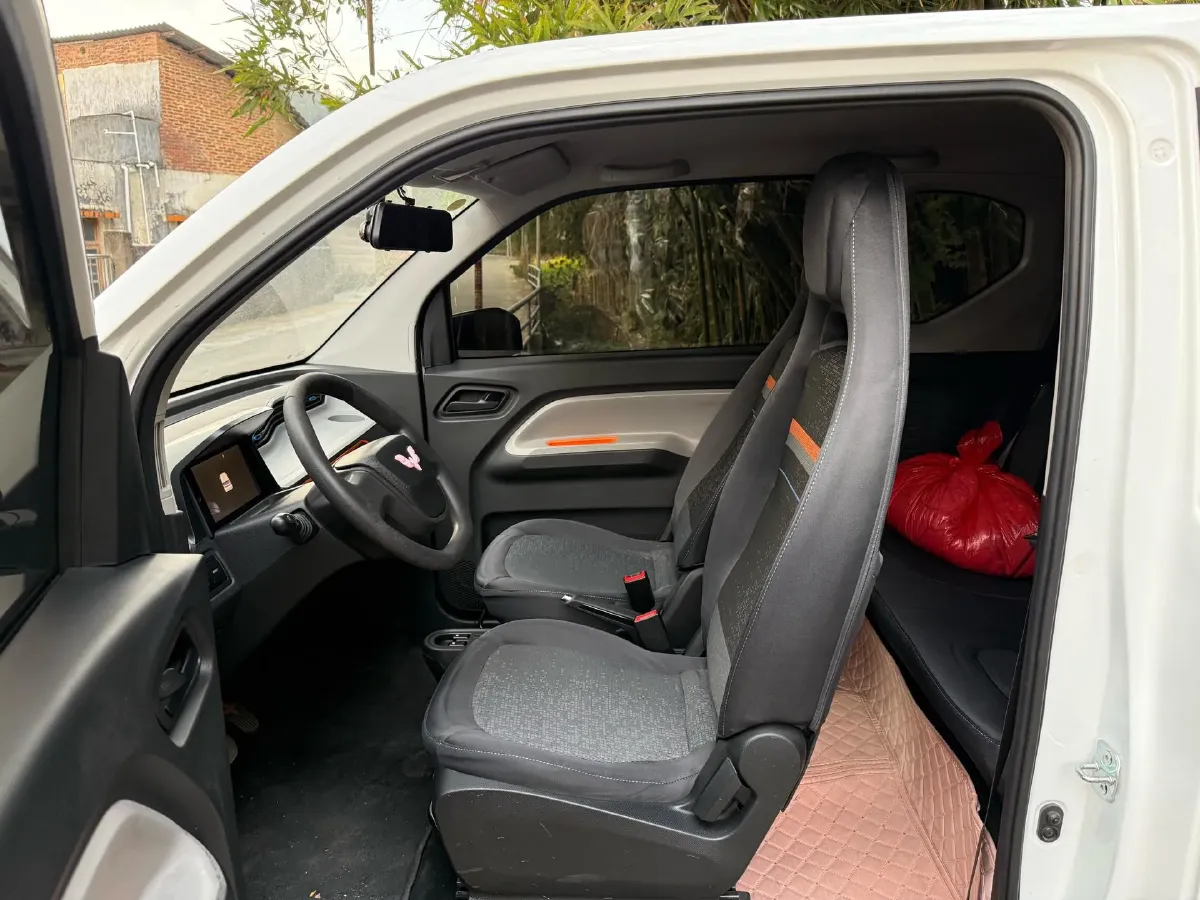 2020 WuLing HongGuang MINI EV BEV 9.3KWH,autocango,china used car exporter,china ev exporter,chinese used car exporter,chinese used ev exporter