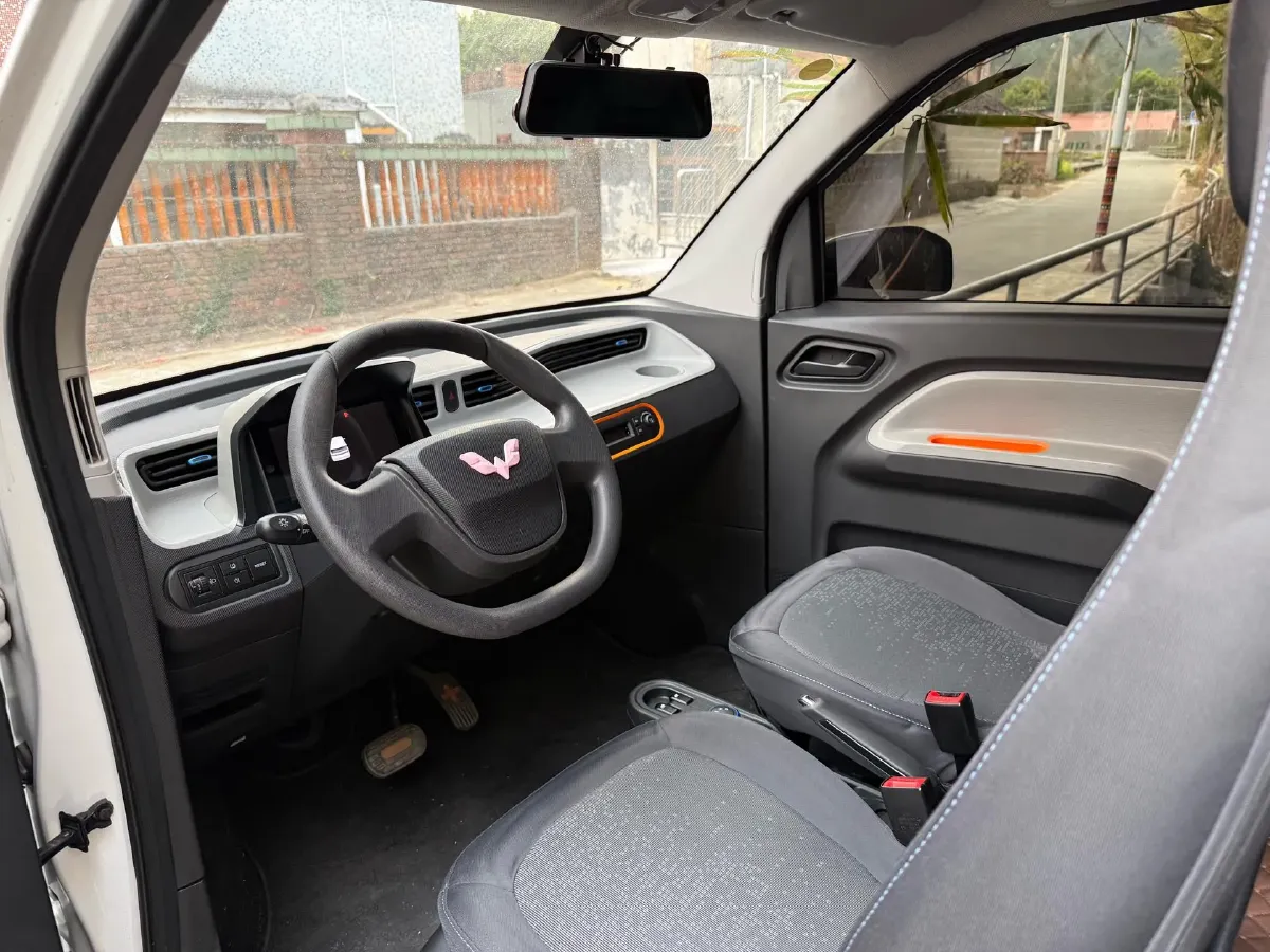 2020 WuLing HongGuang MINI EV BEV 9.3KWH,autocango,china used car exporter,china ev exporter,chinese used car exporter,chinese used ev exporter