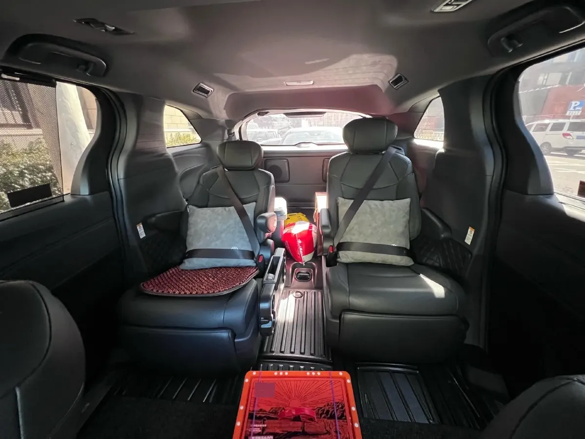 2024 Toyota Sienna 2.5L 189HP L4 E-CVT Hybrid,autocango,china used car exporter,china ev exporter,chinese used car exporter,chinese used ev exporter