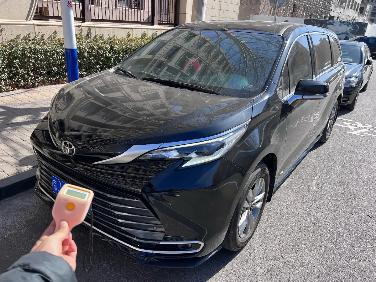 2024 Toyota Sienna 2.5L 189HP L4 E-CVT Hybrid,autocango,china used car exporter,china ev exporter,chinese used car exporter,chinese used ev exporter