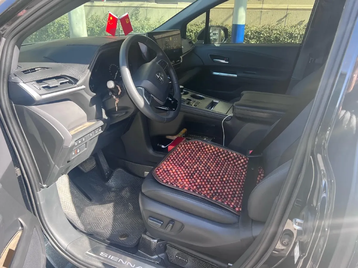 2024 Toyota Sienna 2.5L 189HP L4 E-CVT Hybrid,autocango,china used car exporter,china ev exporter,chinese used car exporter,chinese used ev exporter