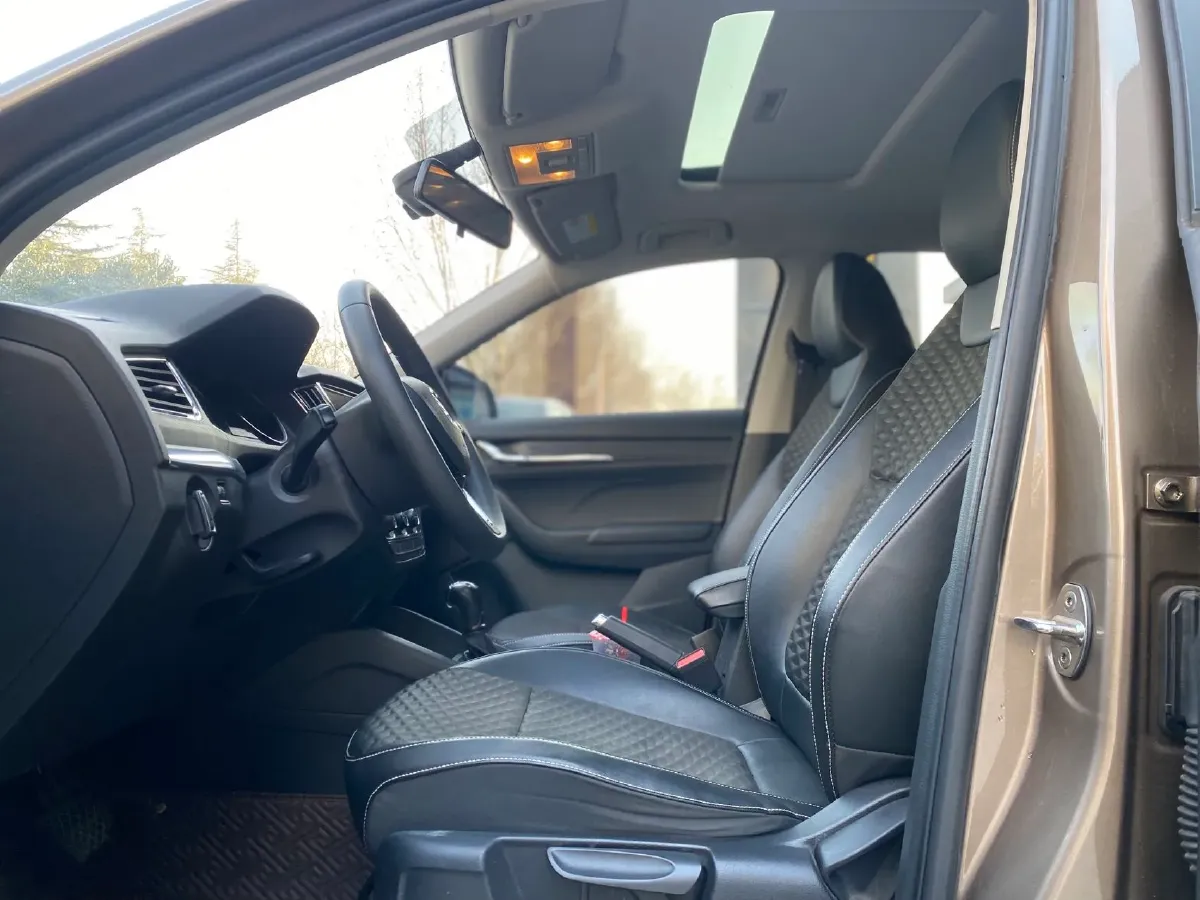 2020 Qoros 7 1.6T 204HP L4 7DCT,autocango,china used car exporter,china ev exporter,chinese used car exporter,chinese used ev exporter