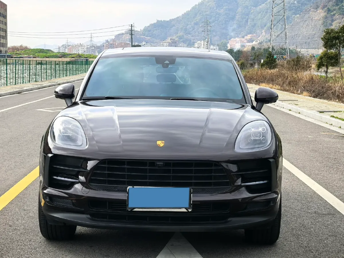 2022 Porsche Macan 2.0T 265HP L4 7DCT,autocango,china used car exporter,china ev exporter,chinese used car exporter,chinese used ev exporter