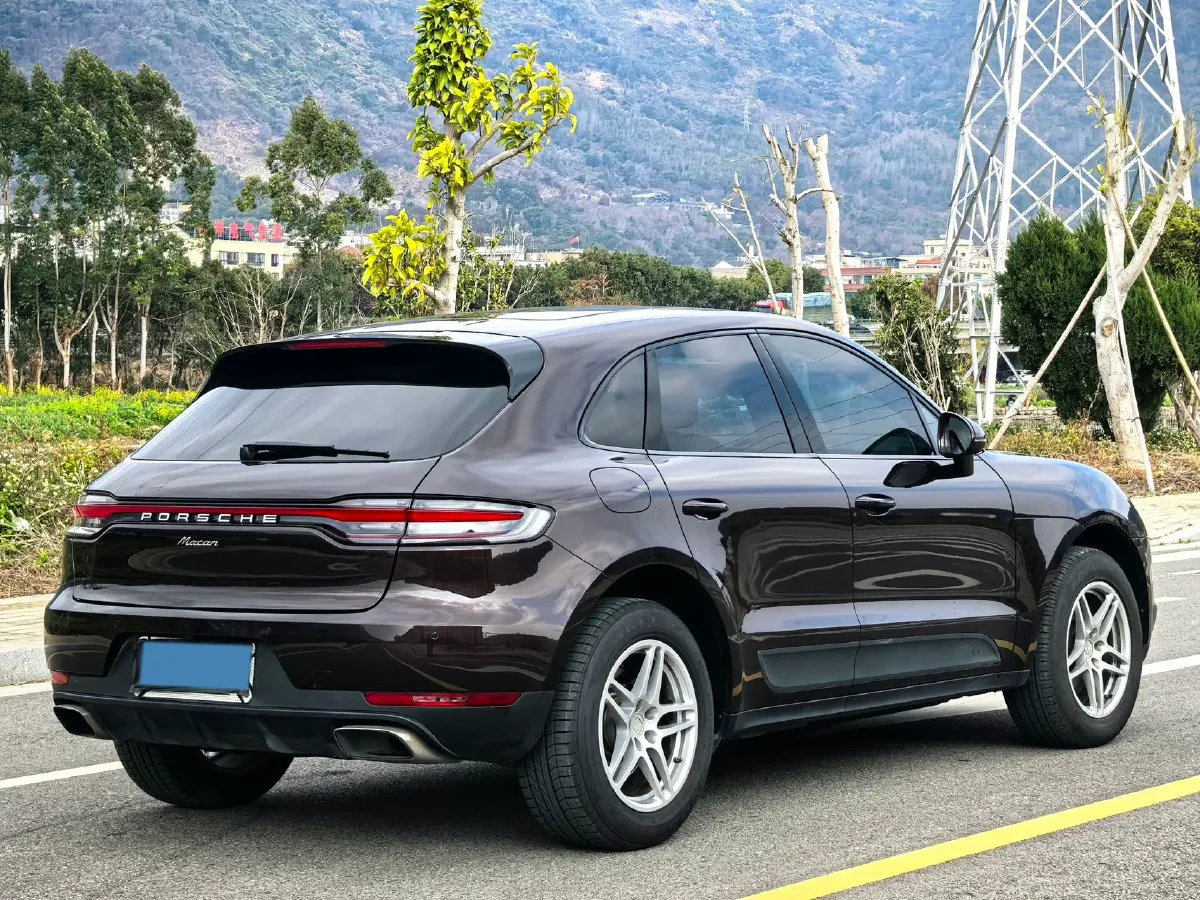 2022 Porsche Macan 2.0T 265HP L4 7DCT,autocango,china used car exporter,china ev exporter,chinese used car exporter,chinese used ev exporter