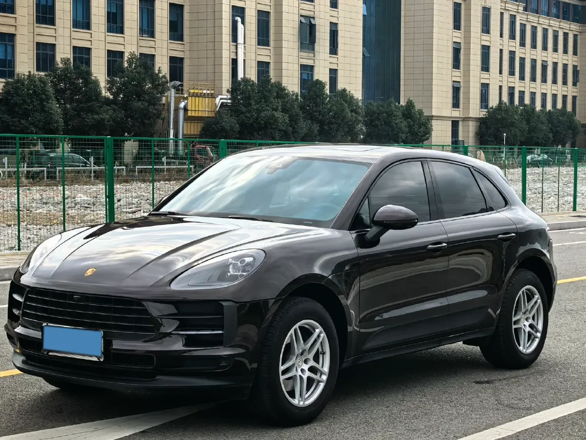 2022 Porsche Macan 2.0T 265HP L4 7DCT,autocango,china used car exporter,china ev exporter,chinese used car exporter,chinese used ev exporter
