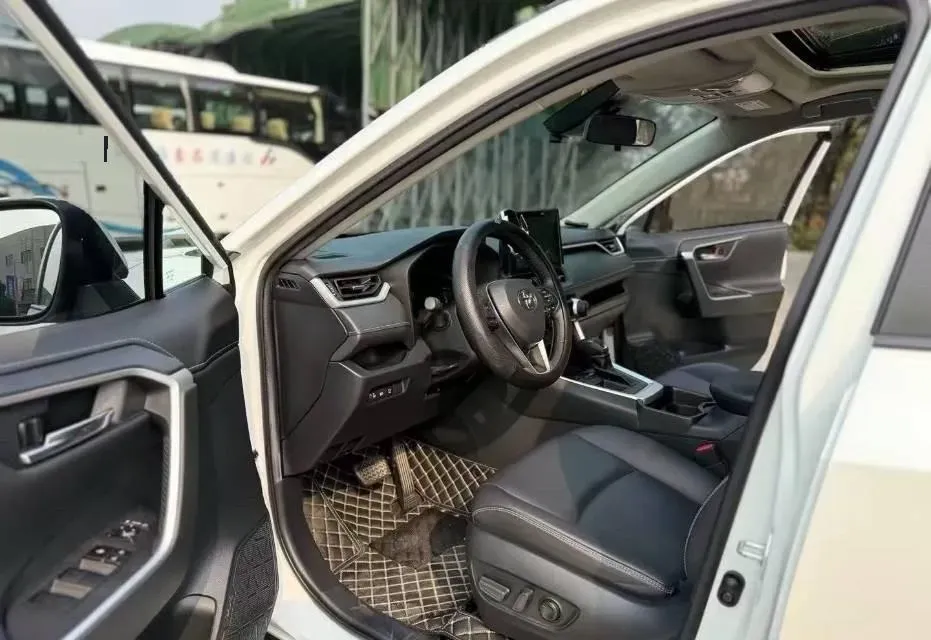 2023 Toyota RAV4 2.0L 171HP L4 CVT,autocango,china used car exporter,china ev exporter,chinese used car exporter,chinese used ev exporter