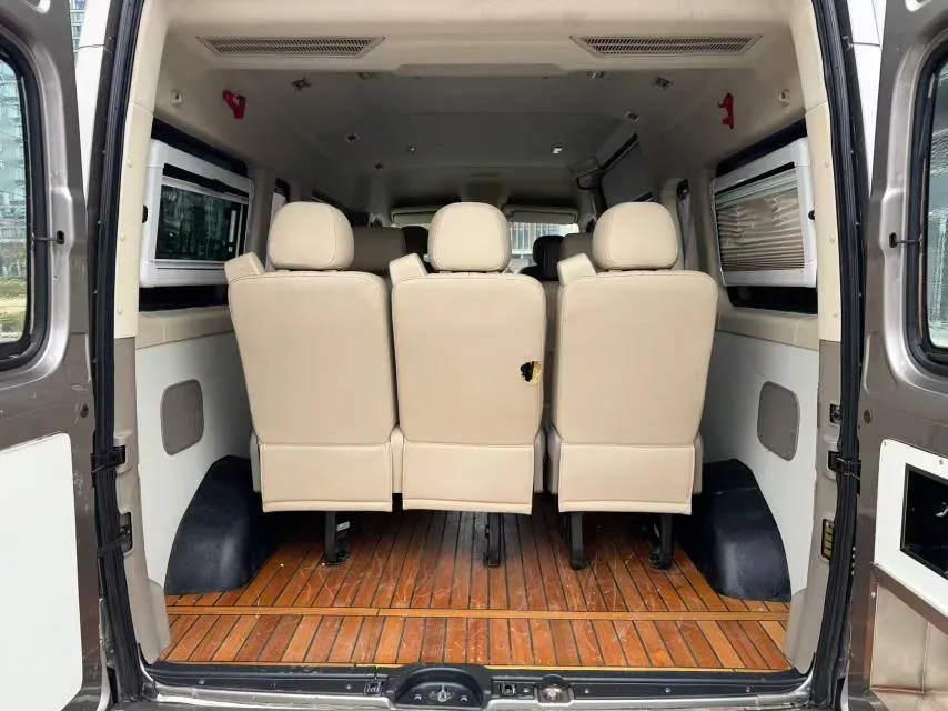 2018 MAXUS XinTu V80 2.5T 136HP L4 6MT,autocango,china used car exporter,china ev exporter,chinese used car exporter,chinese used ev exporter