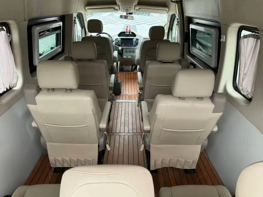 2018 MAXUS XinTu V80 2.5T 136HP L4 6MT,autocango,china used car exporter,china ev exporter,chinese used car exporter,chinese used ev exporter