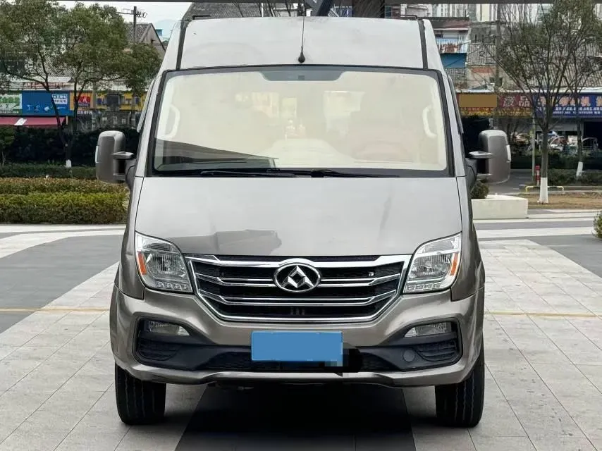 2018 MAXUS XinTu V80 2.5T 136HP L4 6MT,autocango,china used car exporter,china ev exporter,chinese used car exporter,chinese used ev exporter