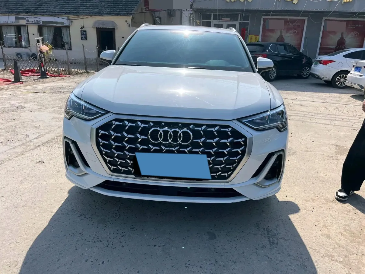 2023 Audi Q3 1.5T 160HP L4 7DCT,autocango,china used car exporter,china ev exporter,chinese used car exporter,chinese used ev exporter