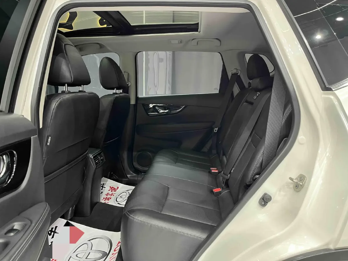 2020 Nissan X-Trail 2.0L 154HP L4 CVT,autocango,china used car exporter,china ev exporter,chinese used car exporter,chinese used ev exporter