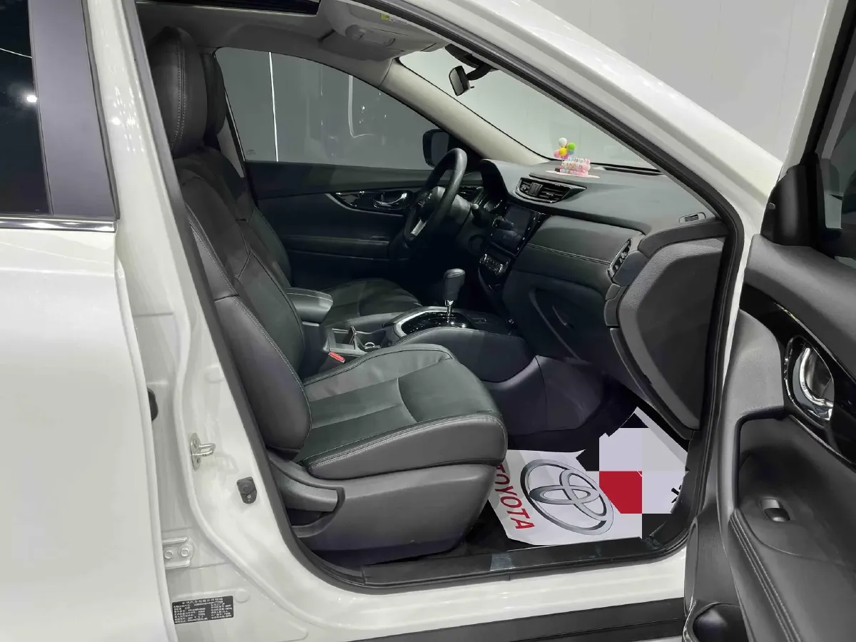 2020 Nissan X-Trail 2.0L 154HP L4 CVT,autocango,china used car exporter,china ev exporter,chinese used car exporter,chinese used ev exporter
