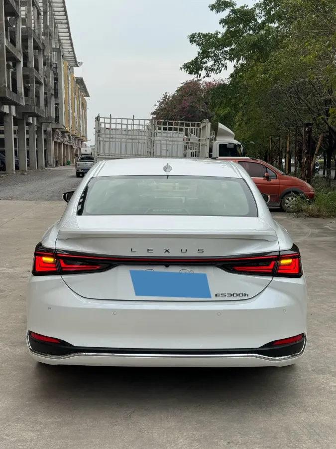 2025 Lexus ES 2.5L 178HP L4 E-CVT Hybrid,autocango,china used car exporter,china ev exporter,chinese used car exporter,chinese used ev exporter