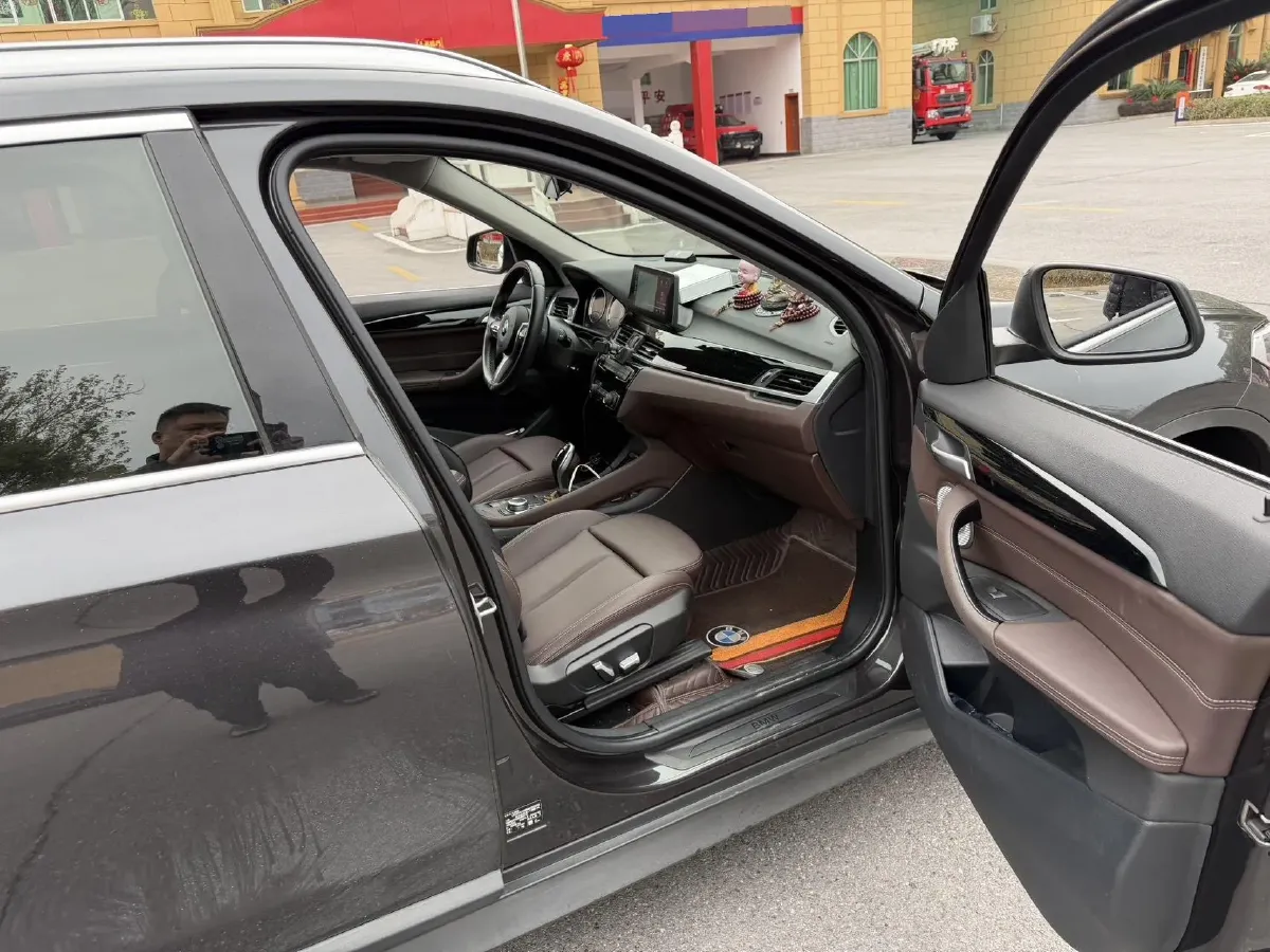 2022 BMW X1 2.0T 192HP L4 7DCT,autocango,china used car exporter,china ev exporter,chinese used car exporter,chinese used ev exporter