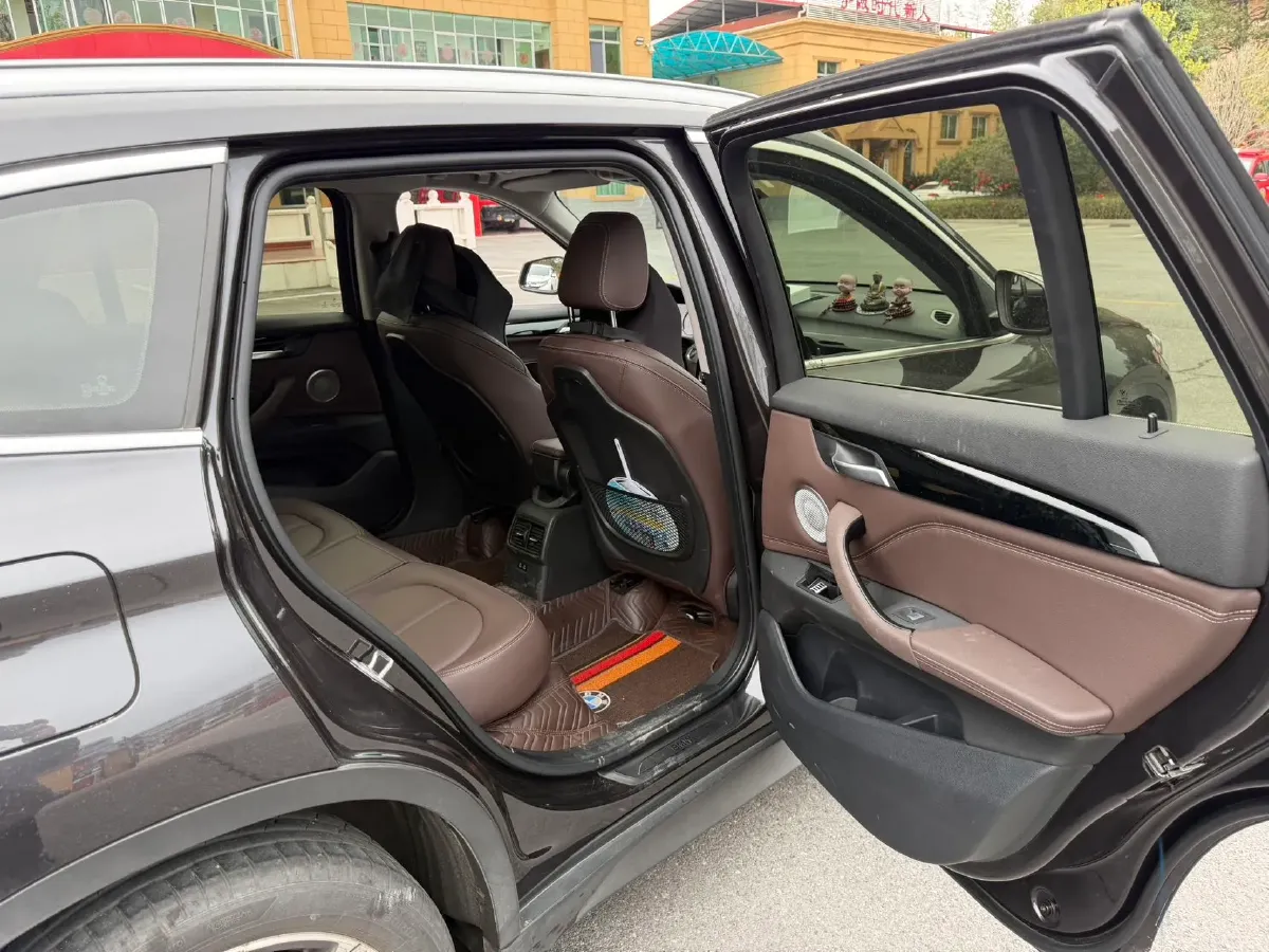 2022 BMW X1 2.0T 192HP L4 7DCT,autocango,china used car exporter,china ev exporter,chinese used car exporter,chinese used ev exporter