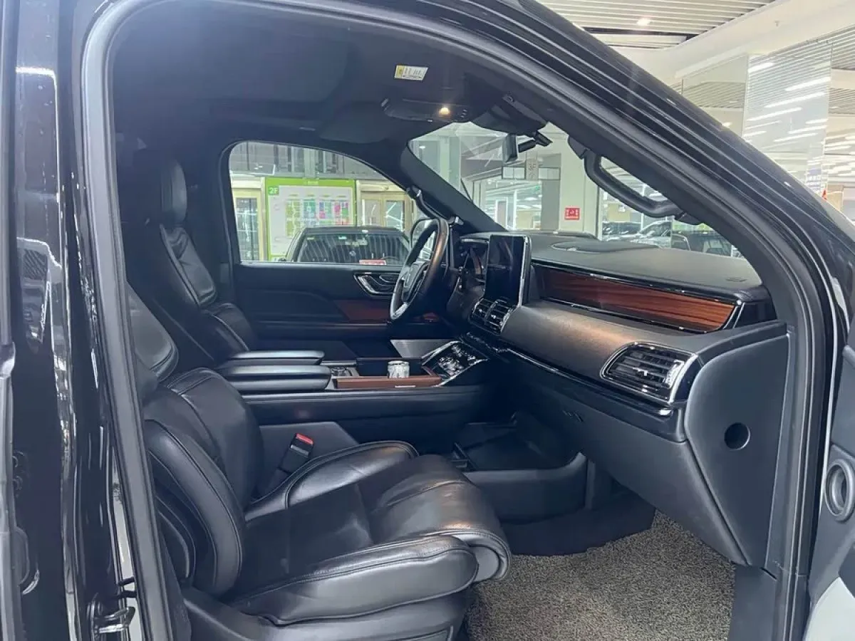 2018 Lincoln Navigator 3.5T 415HP V6 10AT,autocango,china used car exporter,china ev exporter,chinese used car exporter,chinese used ev exporter