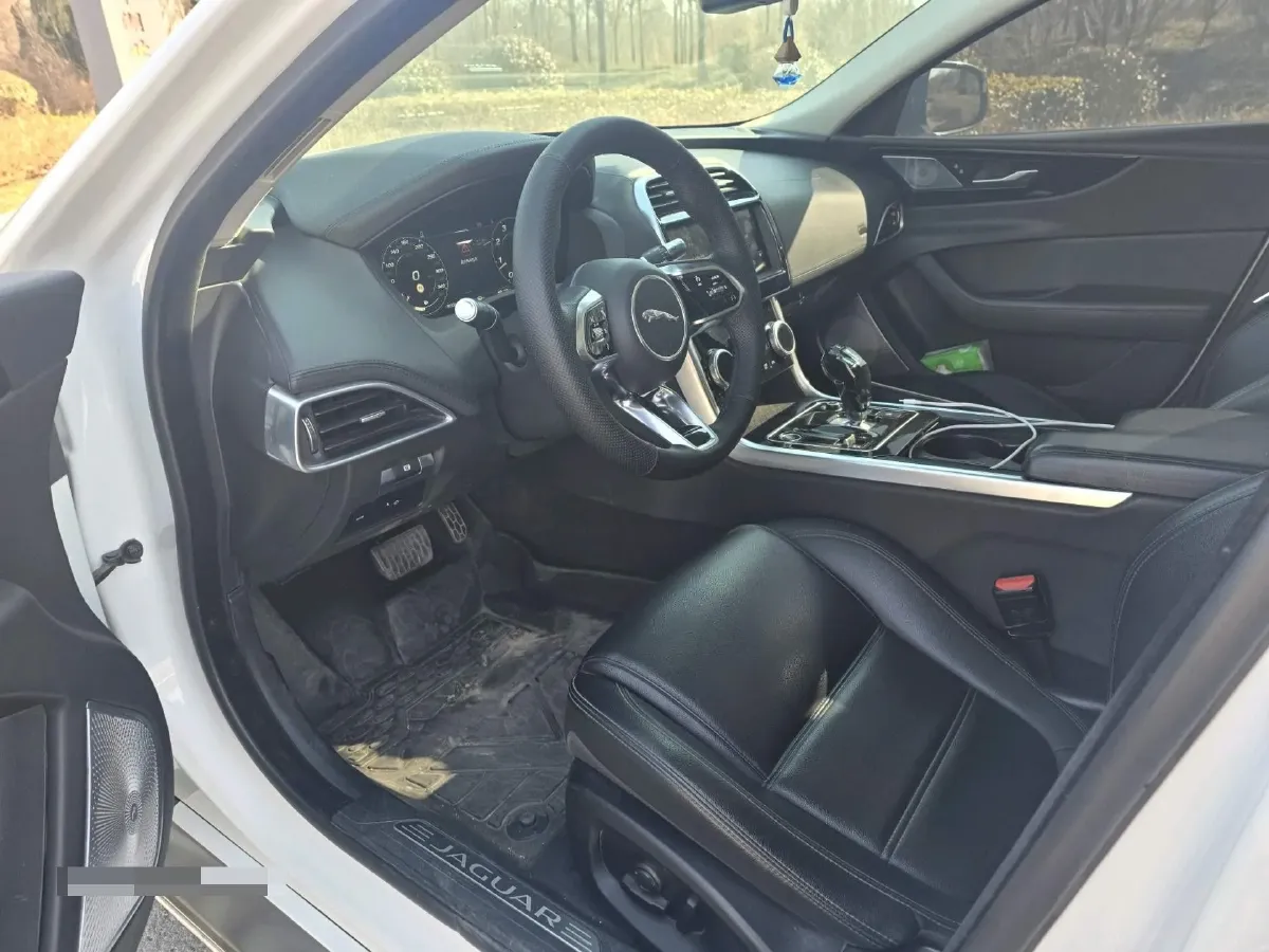 2021 Jaguar XEL 2.0T 250HP L4 8AT,autocango,china used car exporter,china ev exporter,chinese used car exporter,chinese used ev exporter