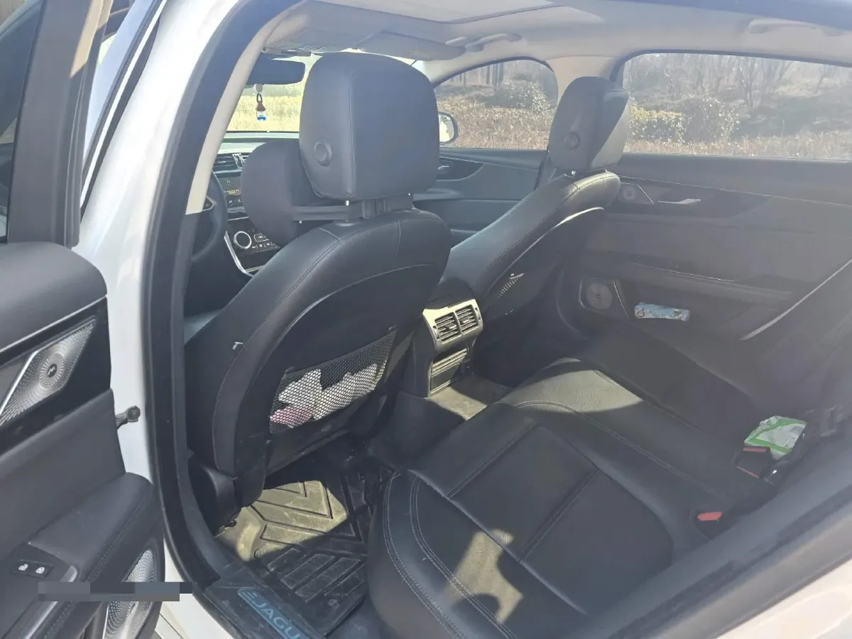 2021 Jaguar XEL 2.0T 250HP L4 8AT,autocango,china used car exporter,china ev exporter,chinese used car exporter,chinese used ev exporter