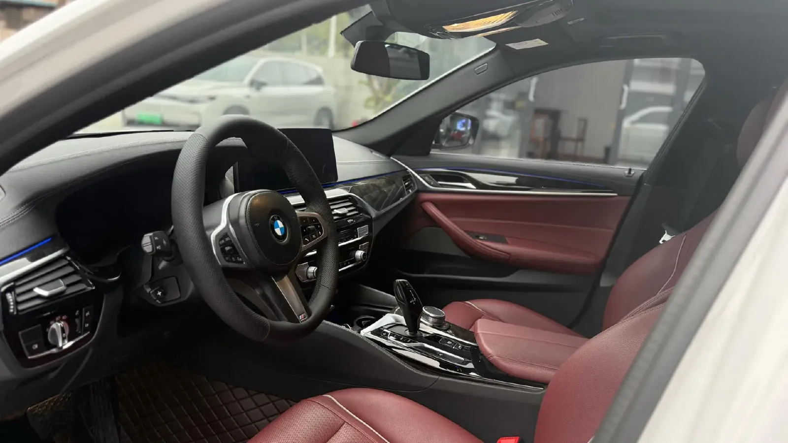 2021 BMW 5 Series 2.0T 184HP L4 8AT,autocango,china used car exporter,china ev exporter,chinese used car exporter,chinese used ev exporter