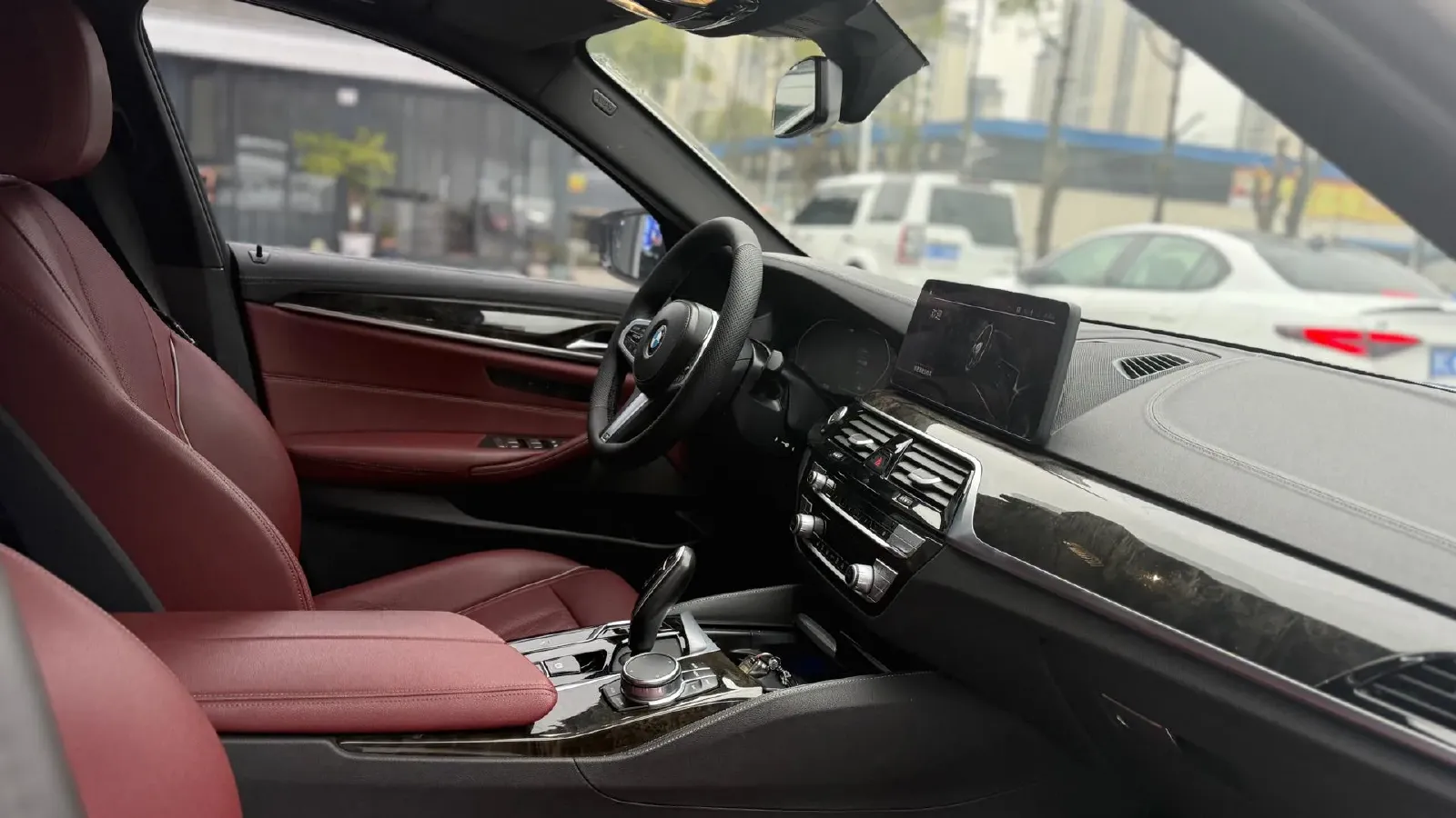 2021 BMW 5 Series 2.0T 184HP L4 8AT,autocango,china used car exporter,china ev exporter,chinese used car exporter,chinese used ev exporter