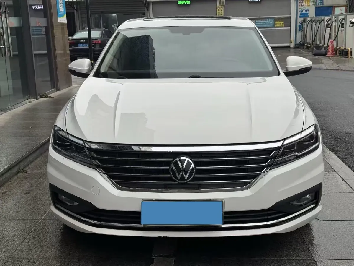 2022 Volkswagen T-Roc 1.4T 150HP L4 7DCT,autocango,china used car exporter,china ev exporter,chinese used car exporter,chinese used ev exporter
