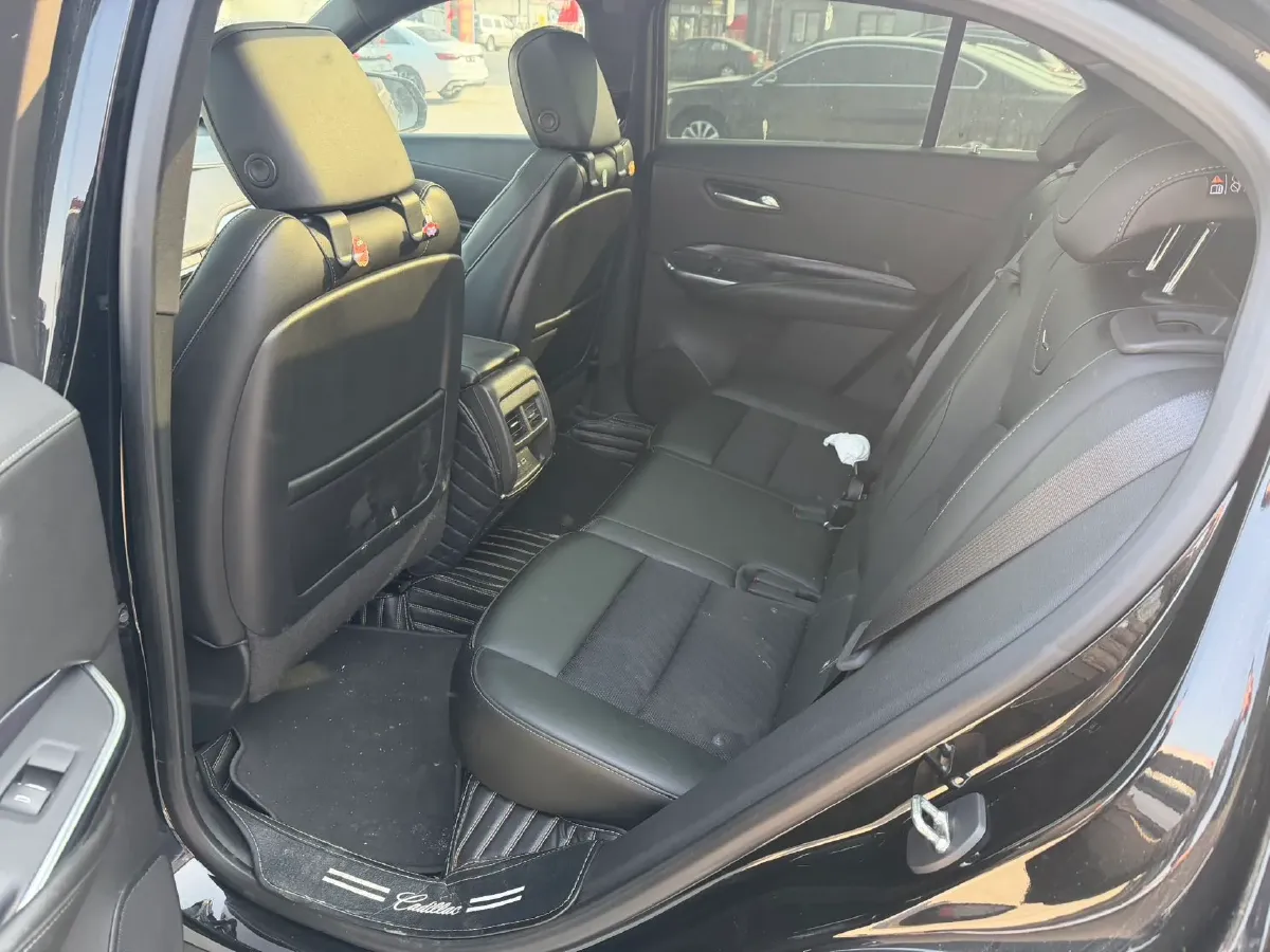 2022 Cadillac XT4 2.0T 237HP L4 9AT,autocango,china used car exporter,china ev exporter,chinese used car exporter,chinese used ev exporter