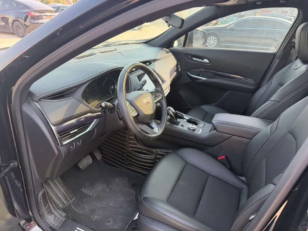 2022 Cadillac XT4 2.0T 237HP L4 9AT,autocango,china used car exporter,china ev exporter,chinese used car exporter,chinese used ev exporter