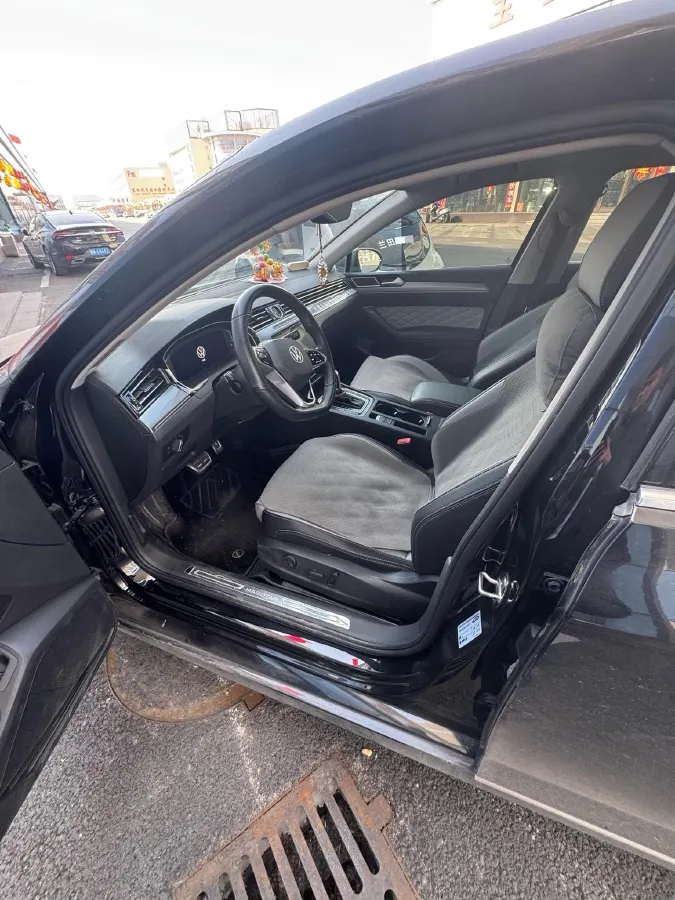 2023 Volkswagen Magotan 2.0T 186HP L4 7DCT,autocango,china used car exporter,china ev exporter,chinese used car exporter,chinese used ev exporter
