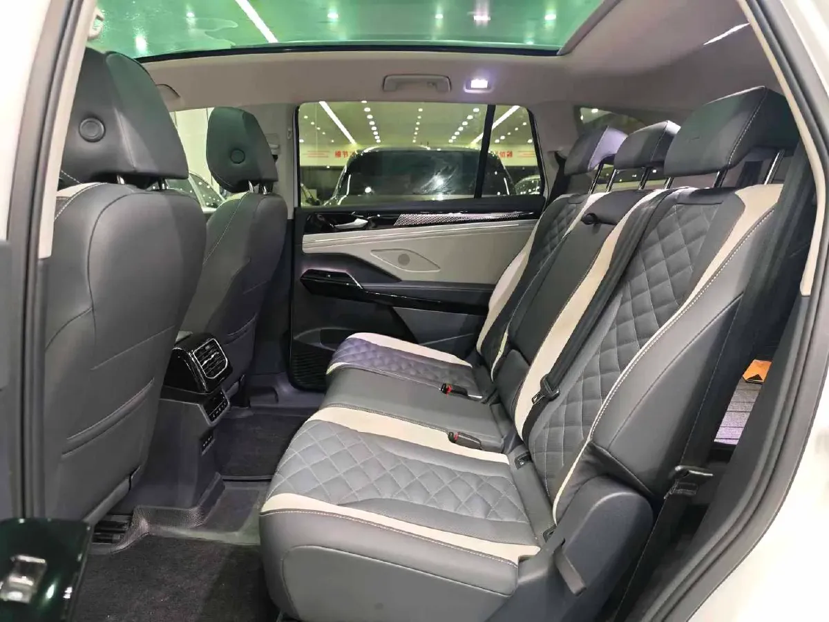 2024 Volkswagen ID.6 Crozz BEV 84.8KWH,autocango,china used car exporter,china ev exporter,chinese used car exporter,chinese used ev exporter