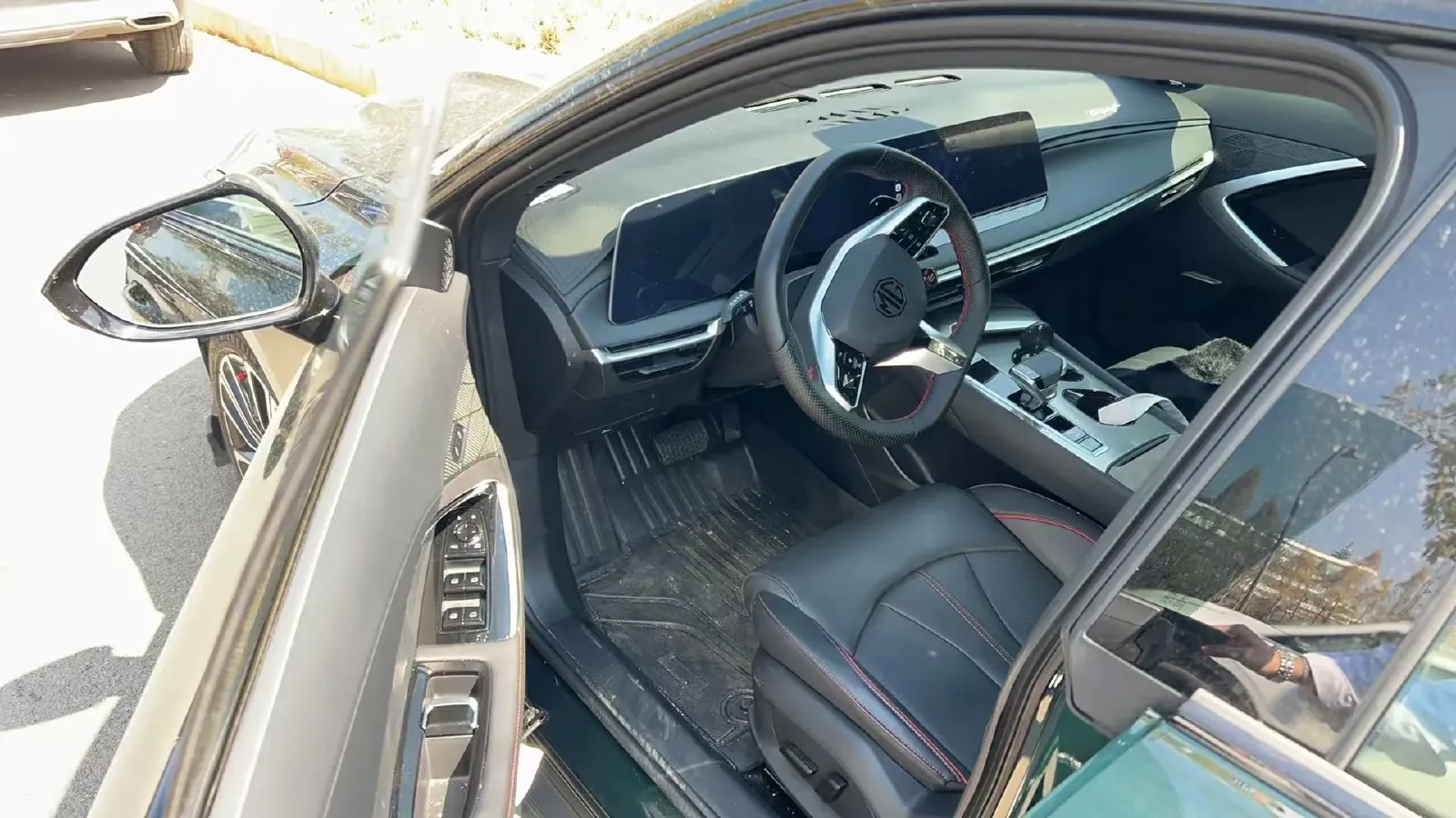 2025 MG 7 1.5T 188HP L4 7DCT,autocango,china used car exporter,china ev exporter,chinese used car exporter,chinese used ev exporter