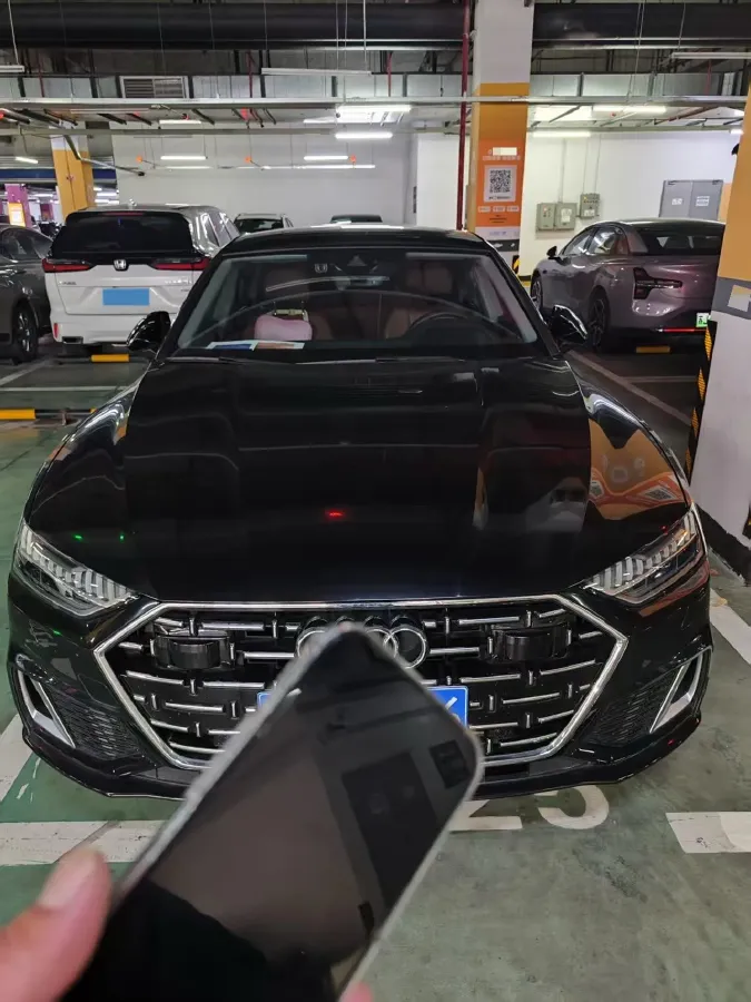 2024 Audi A7L 2.0T 245HP L4 7DCT,autocango,china used car exporter,china ev exporter,chinese used car exporter,chinese used ev exporter