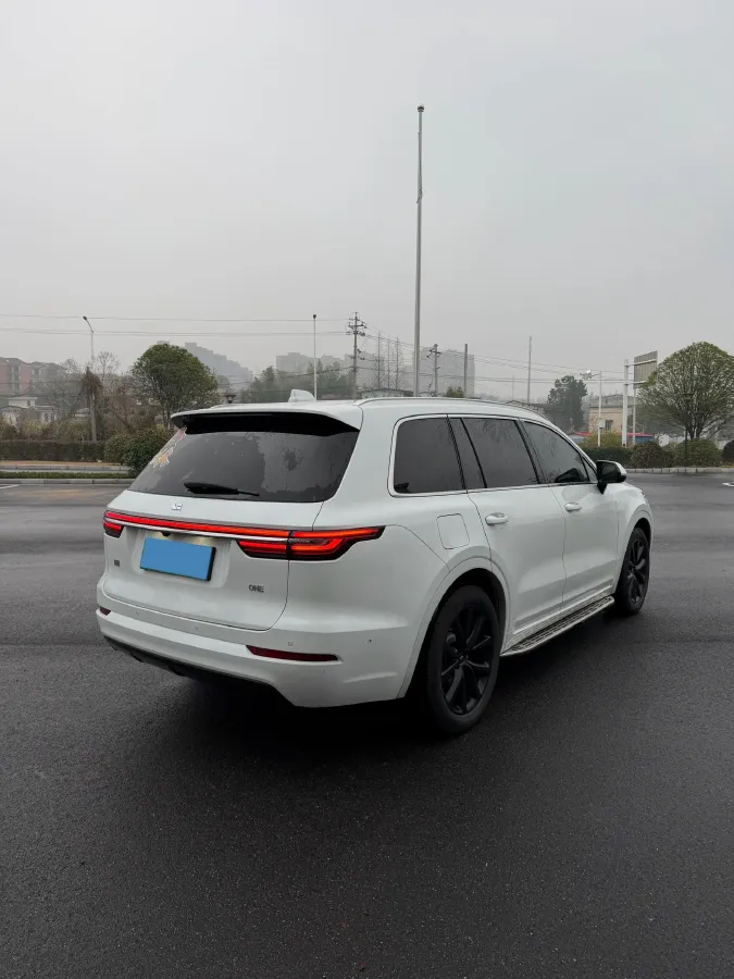 2021 Li ONE Range Extended 131HP REEV 40.5KWH,autocango,china used car exporter,china ev exporter,chinese used car exporter,chinese used ev exporter