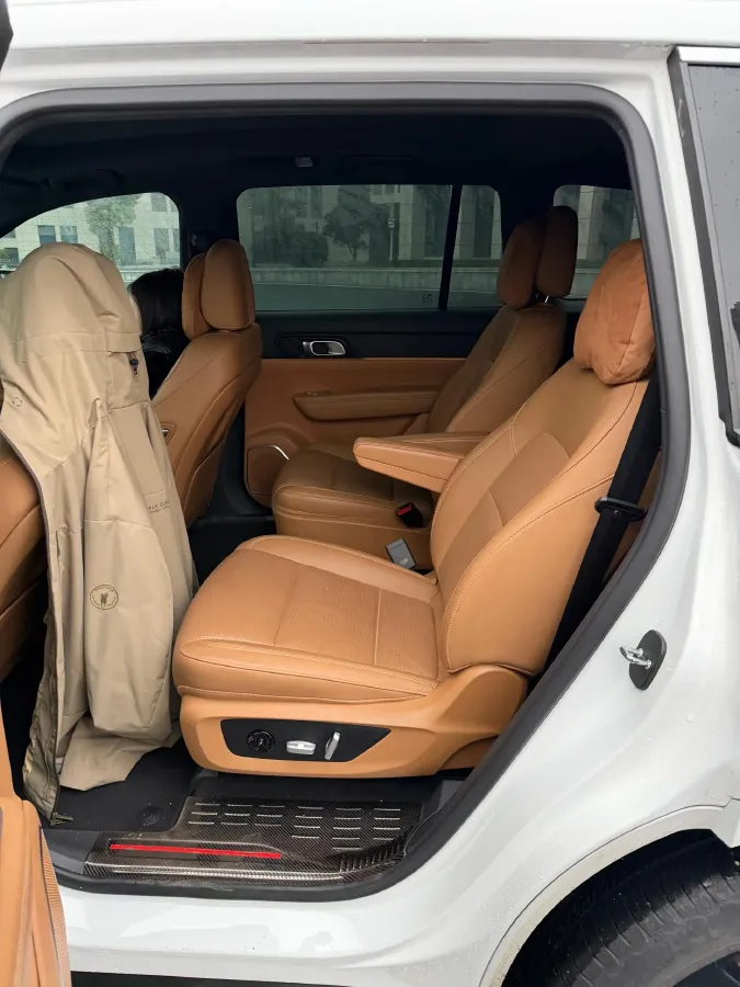 2021 Li ONE Range Extended 131HP REEV 40.5KWH,autocango,china used car exporter,china ev exporter,chinese used car exporter,chinese used ev exporter