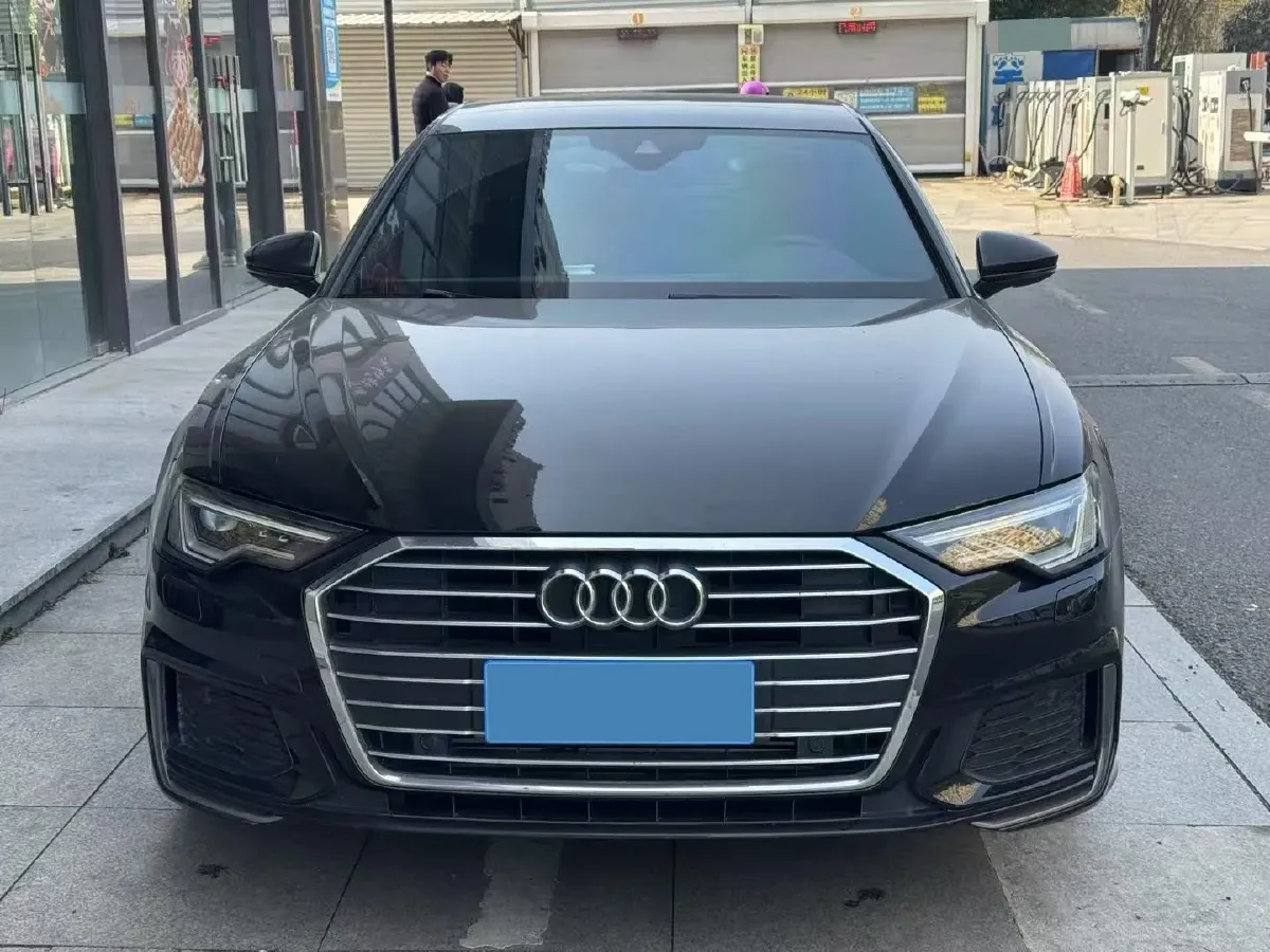 2020 Audi A6L 2.0T 190HP L4 7DCT,autocango,china used car exporter,china ev exporter,chinese used car exporter,chinese used ev exporter