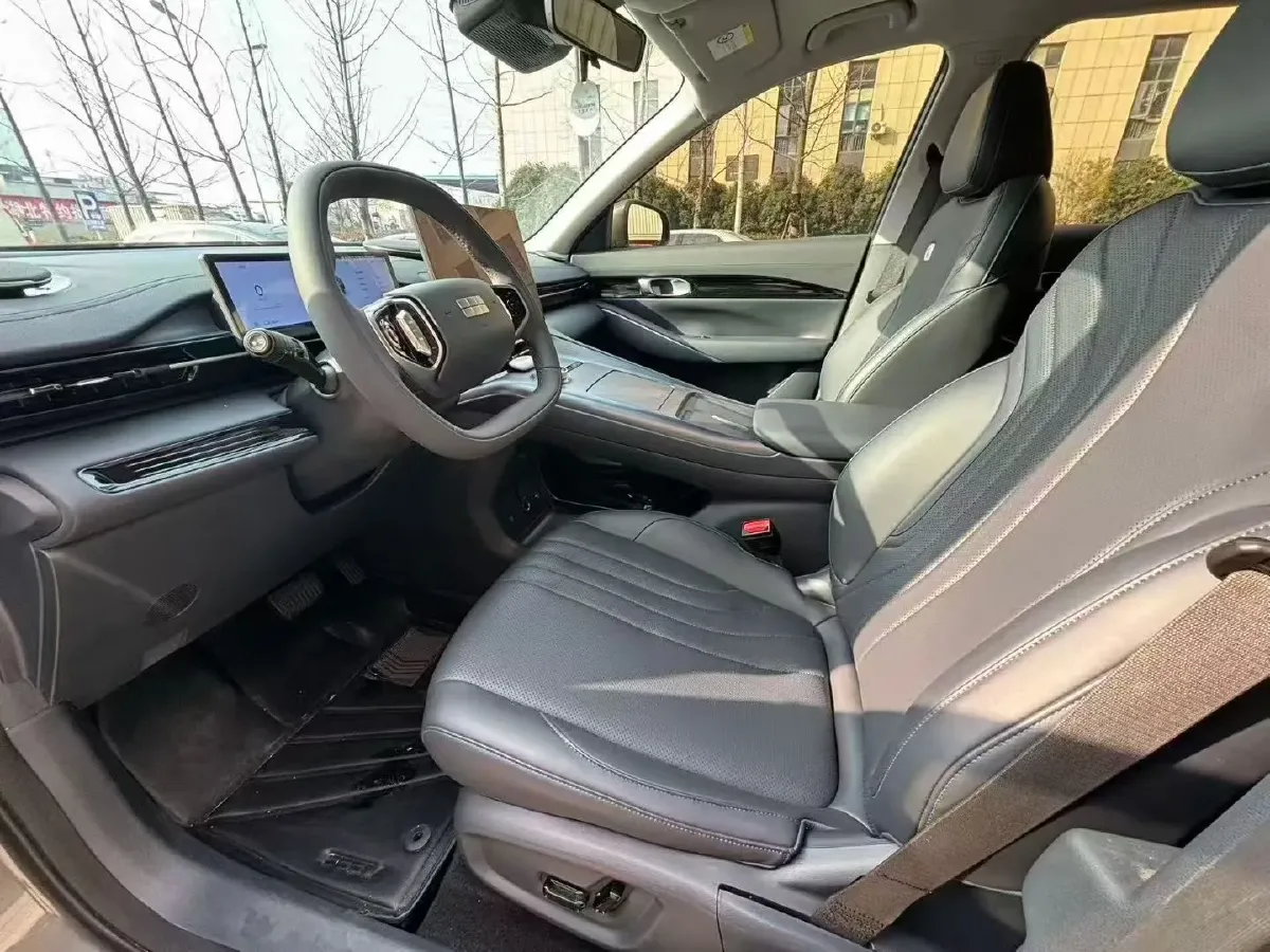 2024 Geely Emgrand L HiP 1.5T 181HP L4 3DHT PHEV 15.5KWH,autocango,china used car exporter,china ev exporter,chinese used car exporter,chinese used ev exporter